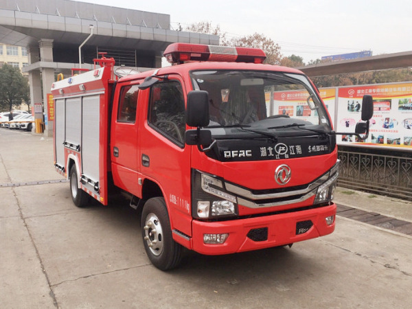 東風2.5水罐消防車