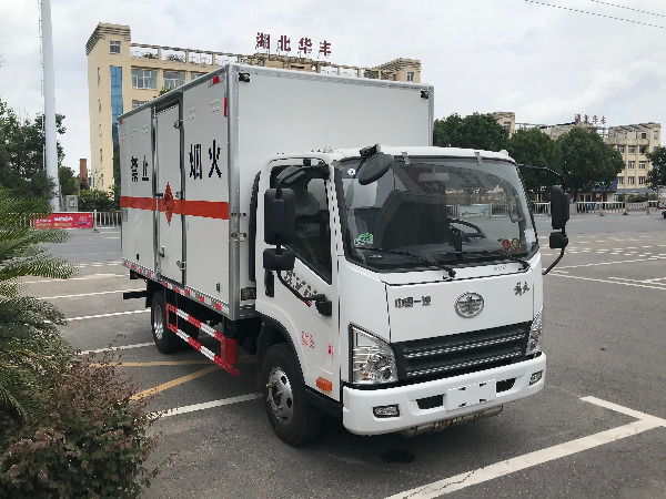 解放3.6噸爆破器材運輸車