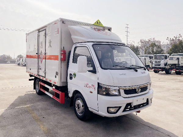 東風(fēng)途逸易燃固體廂式運(yùn)輸車