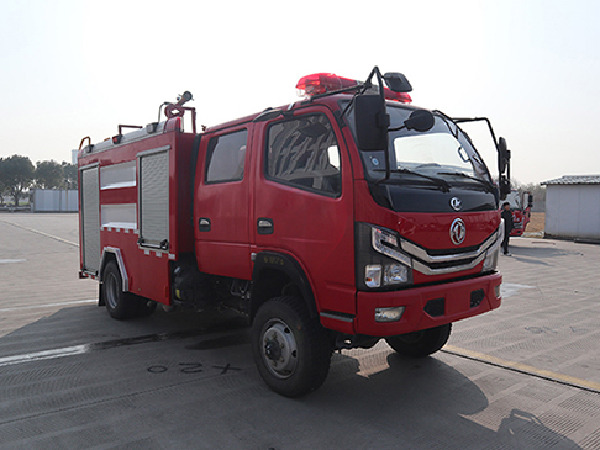 東風(fēng)四驅(qū)消防車