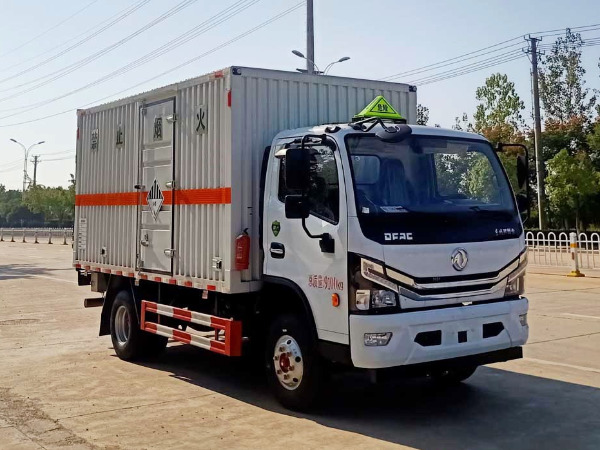 東風5噸雜項物品廂式運輸車